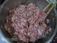美味的糖醋肉丸做法图解2)