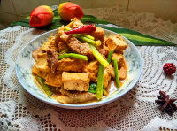 美味的猪肉焖豆腐