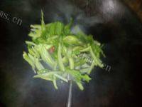 家常菜炒芥菜做法图解4)