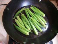 家常菜秋葵炒肉做法图解1)