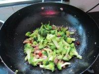 美美厨房之西兰花炒肉