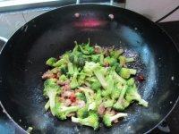 美美厨房之西兰花炒肉