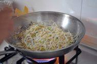 「健康美食」清炒绿豆芽做法图解6)