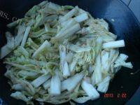 「家有大厨」白菜炖冻豆腐做法图解7)