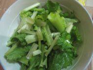 小白菜豆腐汤做法图解1)