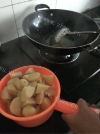 家常菜炒土豆做法图解2)