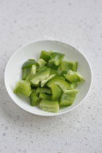 养颜腰果虾仁做法图解4)