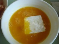 美味的煎炸豆腐排做法图解3)