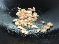 美味肉片烩小白菜做法图解4)