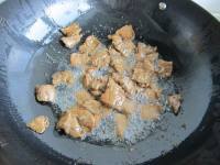 家常菜菠萝炒牛肉做法图解7)