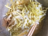 色香味浓的鸡蛋煎饼做法图解2)