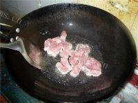 家庭版猪肉白菜炖粉条做法图解4)
