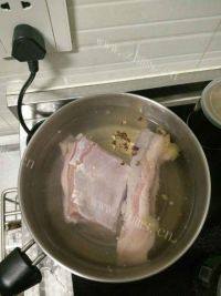 色味俱全的白切肉做法图解2)