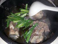 海带黄豆排骨汤做法图解4)