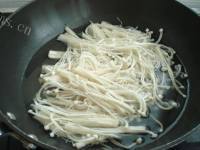 家常菜茄汁金针菇做法图解2)