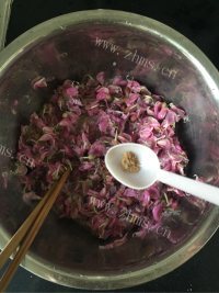 自制槐花饼做法图解3)