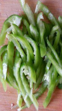 家常菜西葫芦炒番茄做法图解3)