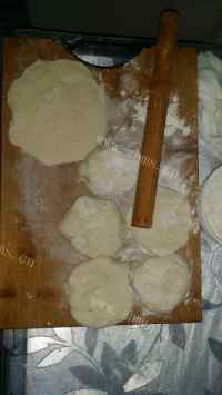 美味的白菜包子做法图解5)