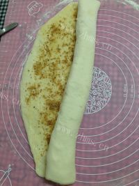 香喷喷的油酥糖火烧做法图解6)
