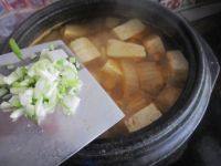 家常菜辣白菜豆腐汤