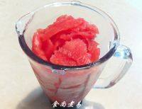 DIY美食-鲜榨西瓜汁做法图解4)