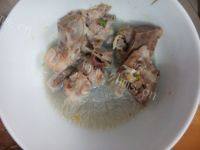 好吃不腻的排骨面做法图解2)