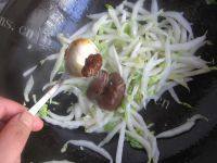 美味虾酱炒白菜做法图解5)