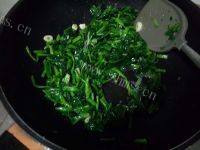 「首发」清炒菠菜做法图解7)