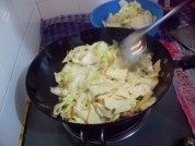 家常菜白菜炒干豆腐做法图解3)