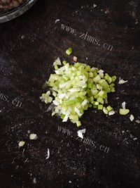 美味的珍珠丸子做法图解4)