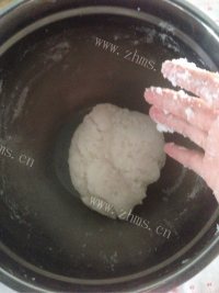 自制豆沙冰皮月饼做法图解5)