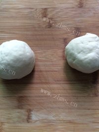 食欲满满的葱油饼做法图解4)