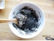 色泽不错的南瓜黑芝麻汤圆做法图解4)