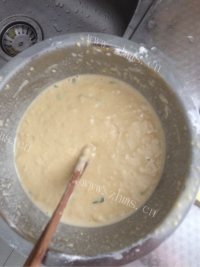 葱花鸡蛋饼做法图解5)