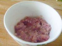 螺旋藻豆芽肉片汤做法图解2)