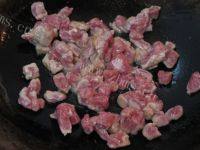 外婆教我做酱爆肉丁做法图解7)