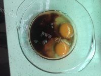 芳香四溢的水蒸蛋的做法图解二