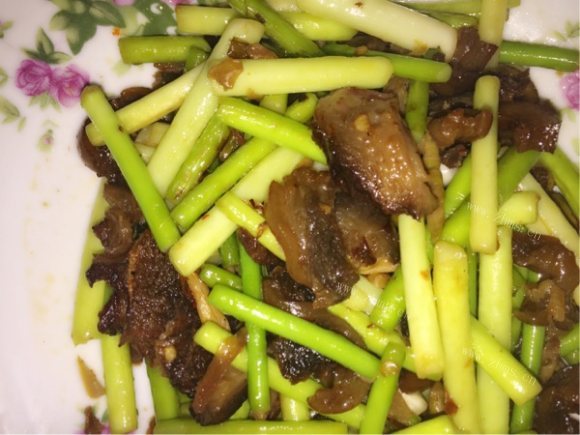 美味的蒜苗炒腊肉
