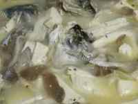 可口的鱼头豆腐汤做法图解8)