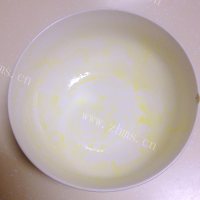 自制牛奶鸡蛋发糕做法图解7)