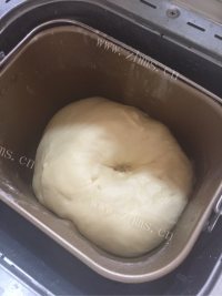 美味的北海道吐司做法图解4)