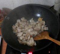 酥嫩萝卜烧肉做法图解7)