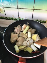 珍馐美味的炖猪蹄做法图解4)
