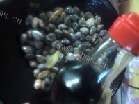 美味的葱爆花甲做法图解6)