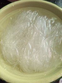 口感极佳的炒米粉做法图解1)