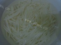 家常土豆丝做法图解1)
