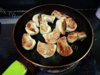 好吃的马兰头肉馅生煎馄饨做法图解11)