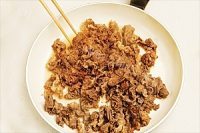 汁水的牛胸肉韭菜沙拉做法图解4)