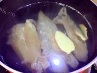 自制瑶柱花胶浓汤做法图解1)
