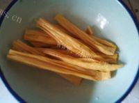 好吃的豆角拌腐竹做法图解2)